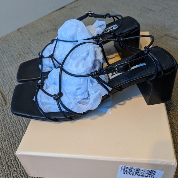 Caverly sandals - Picture 2 of 8